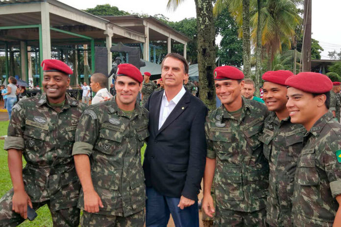 Efecto Bolsonaro duplica presencia de militares en Congreso