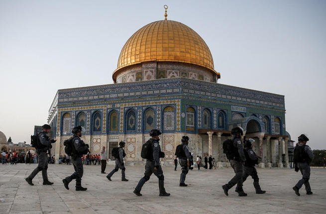 La policía israelí cierra el recinto de Al-Aqsa