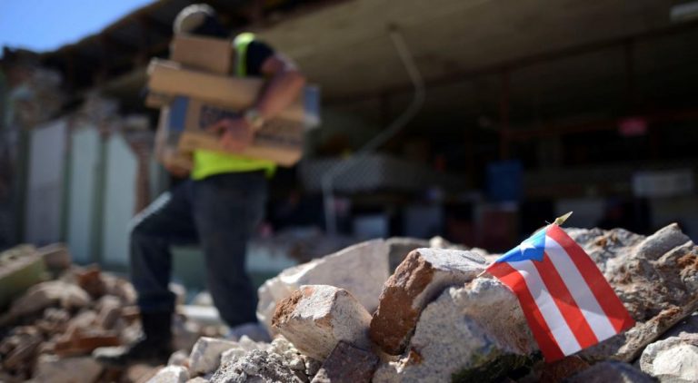 Cientos de puertorriqueños sin hogar tras devastador terremoto