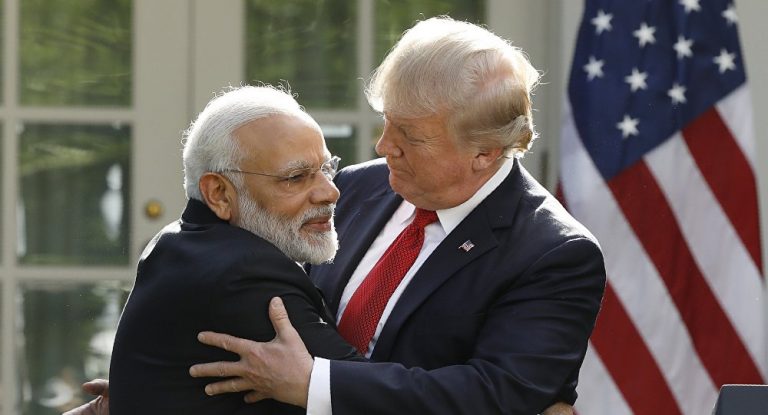 Trump anuncia compra de helicópteros militares por parte de India