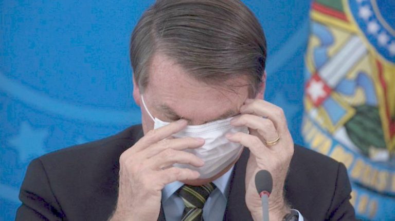 Bolsonaro continúa minimizando la gravedad de la pandemia