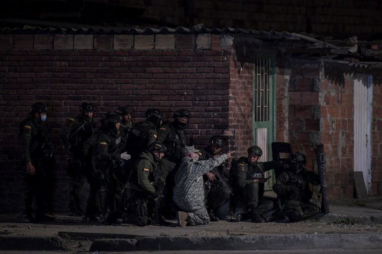 Motines en cárceles de Colombia por temor al COVID-19