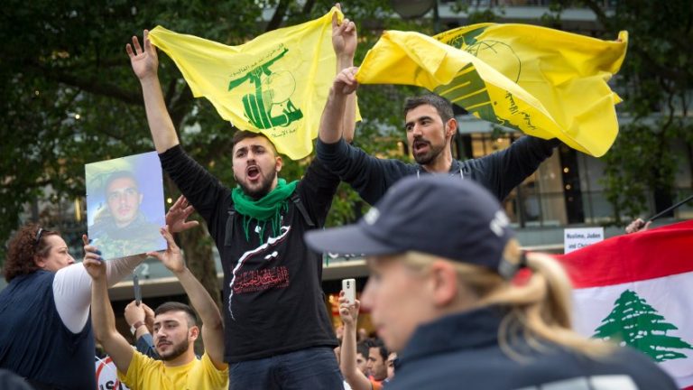 Alemania prohíbe toda actividad de Hezbolá en su territorio