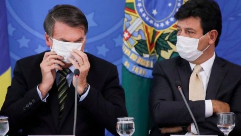 Bolsonaro destituye a su ministro de Salud