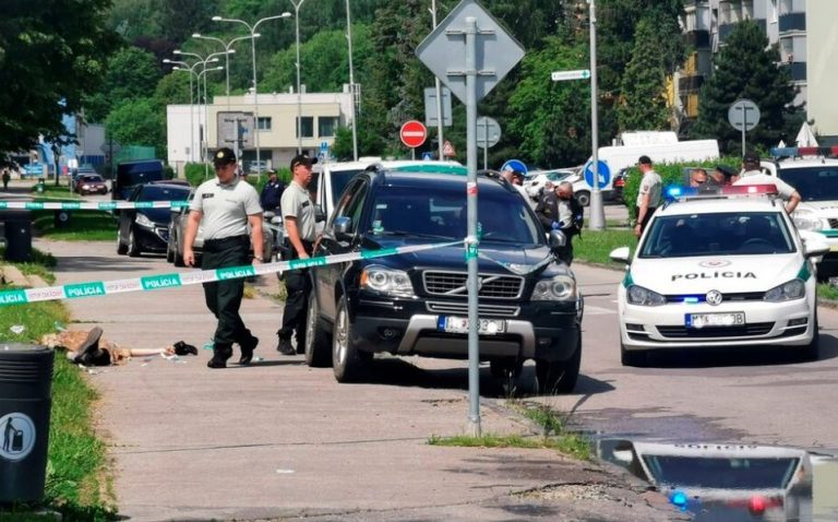 Un muerto y cinco heridos en ataque a escuela en Eslovaquia