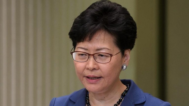 Carrie Lam habla de “doble rasero” y apunta hacia EEUU