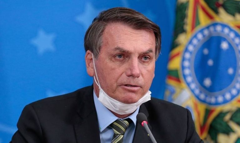 Jair Bolsonaro es denunciado por genocidio