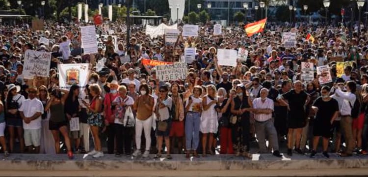 Negacionistas del coronavirus se protestaron en Madrid