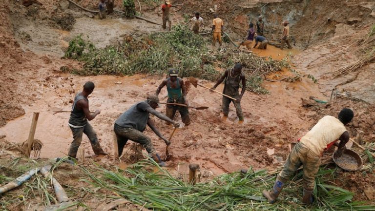 Cincuenta trabajadores muertos en mina de oro en el Congo