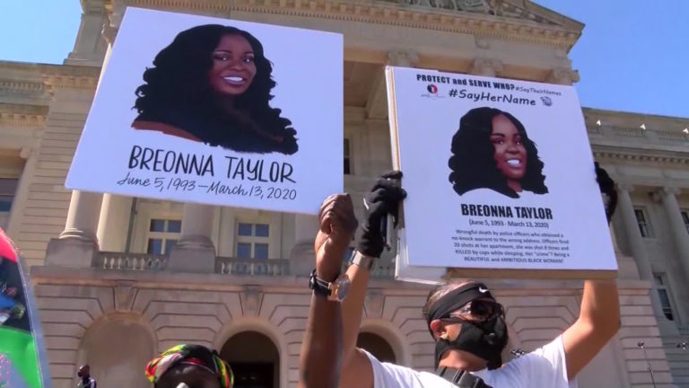 Arrecian las protestas en Louisville por muerte Breonna Taylor