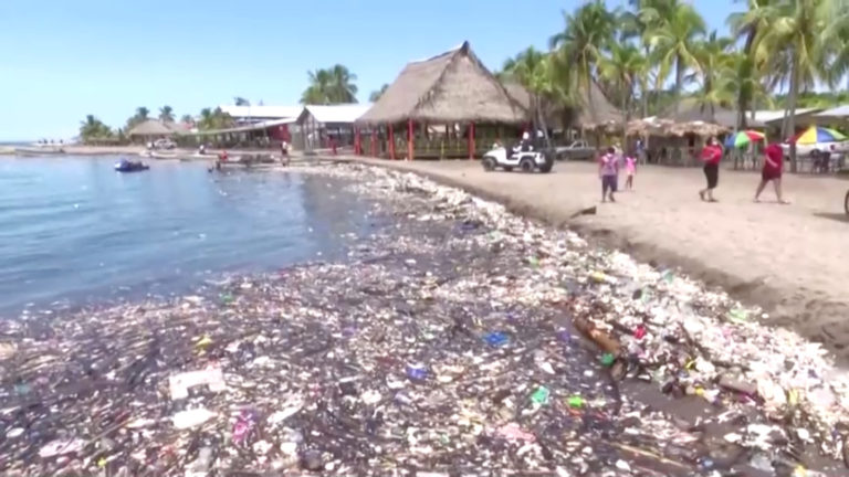 Tsunami de basura tensa relaciones entre Guatemala y Honduras