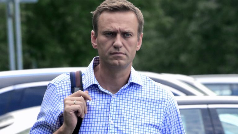 Navalny recibe alta médica y abandona el hospital Charité