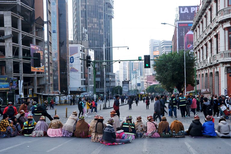 Bolivia: miles de mineros protestan en la capital