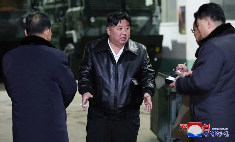 Kim tacha a Corea del Sur como principal enemigo
