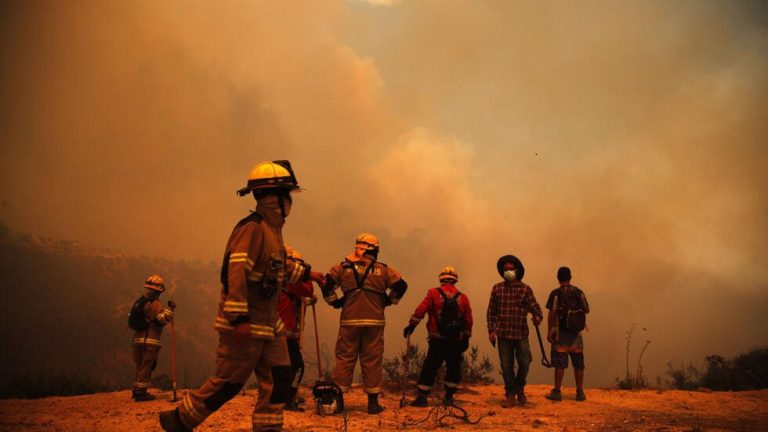 Asciende a 123 los muertos en Chile por incendios