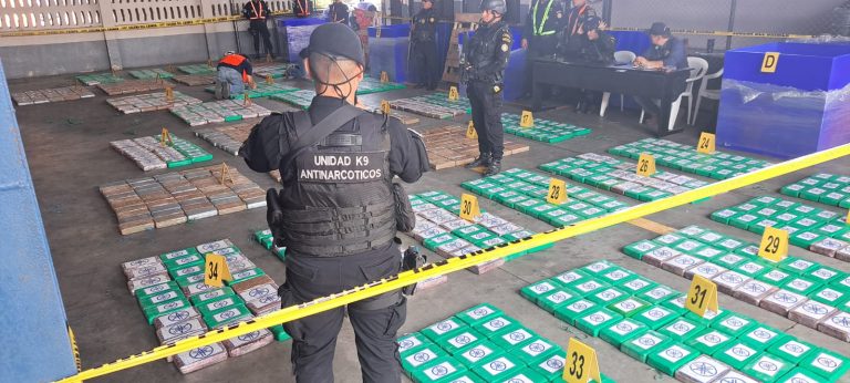 Guatemala decomisa 1,3 toneladas de cocaína 