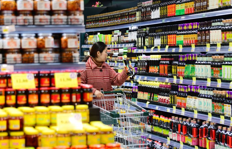 China: la inflación al consumidor se acelera en enero