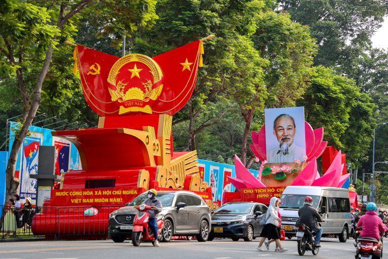 Vietnam celebra 50 años del fin de la guerra