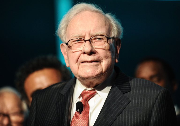 Los inversores de Berkshire anticipan una nueva era mientras Buffett entrega el mando