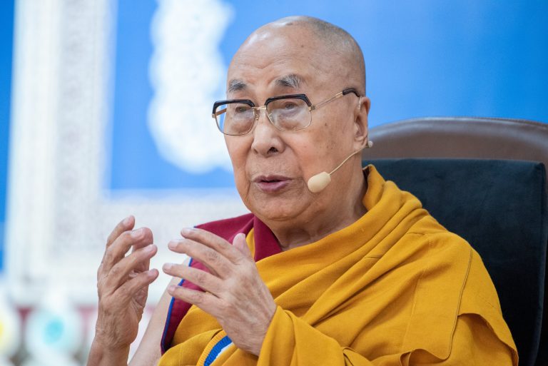 El Dalai Lama se prepara para revelar su plan de sucesión mientras China observa de cerca