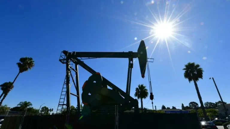 Las acciones globales caen y el petróleo sube tras el ataque de Israel a Irán