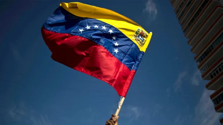 Venezuela da «alerta máxima de viaje» a nacionales en EEUU