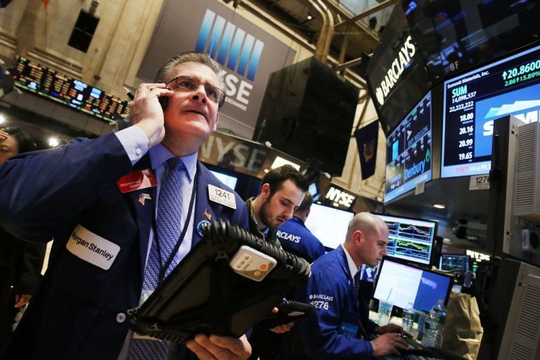 Los futuros en Wall Street repuntan ante señales de distensión entre Trump y Musk