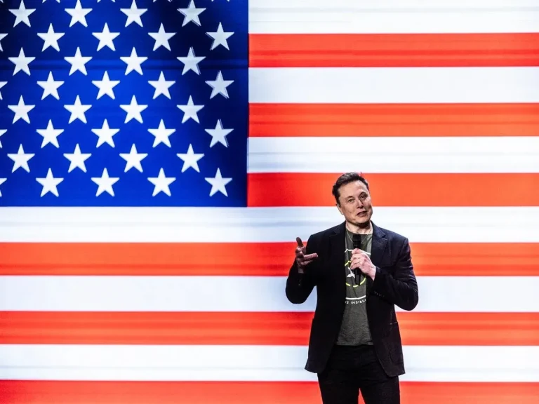 SpaceX advierte a inversores que Elon Musk podría volver a la política