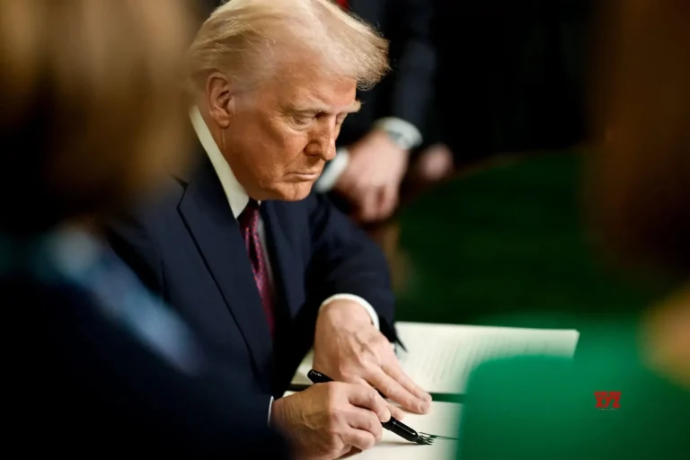 Los acuerdos comerciales de Trump llegan con pocas precisiones y cifras infladas