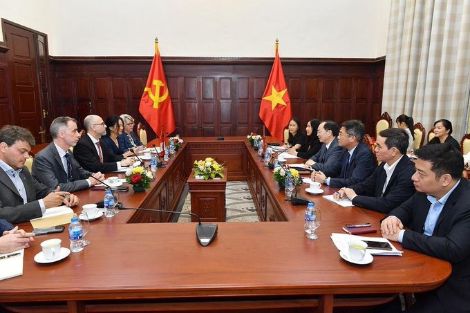 El Banco Central de Vietnam prepara medidas para contrarrestar el impacto arancelario