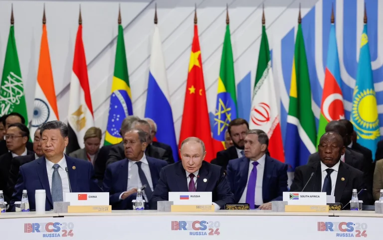 Trump amenaza con aranceles adicionales del 10% a países alineados con los BRICS
