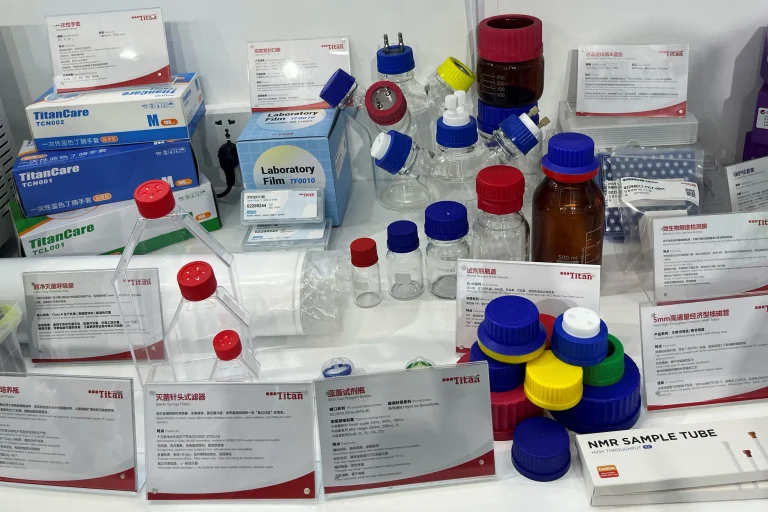 Farmacéuticas chinas aceleran reemplazo de reactivos importados por producción local