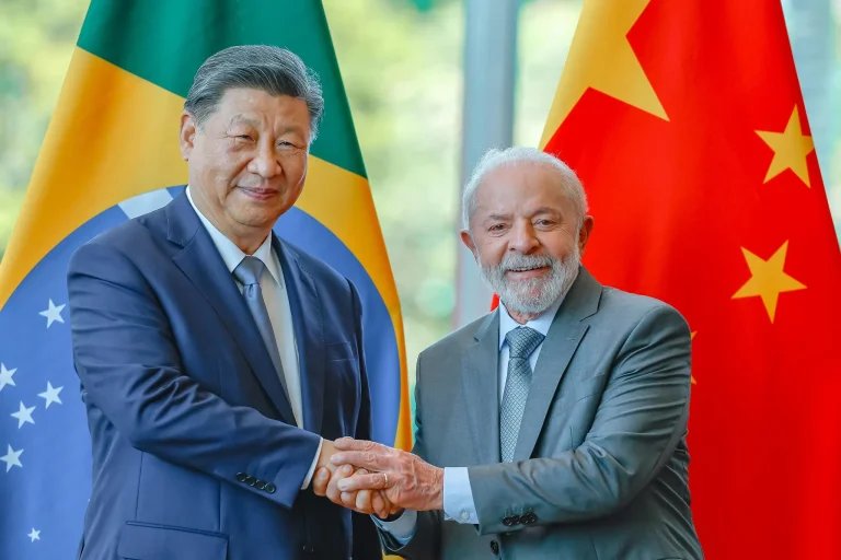 Xi: China y Brasil pueden dar ejemplo de «autosuficiencia»