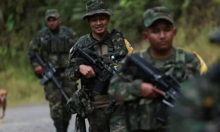 Colombia detiene compra de armas a Estados Unidos