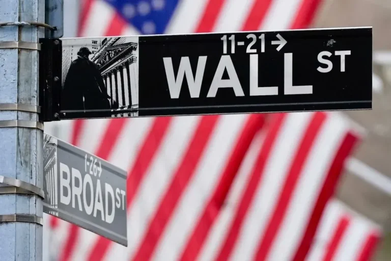 El dólar global sube levemente antes de la avalancha de discursos de la Fed