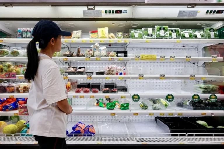 Hong Kong se paraliza ante el mayor tifón del mundo en lo que va del año