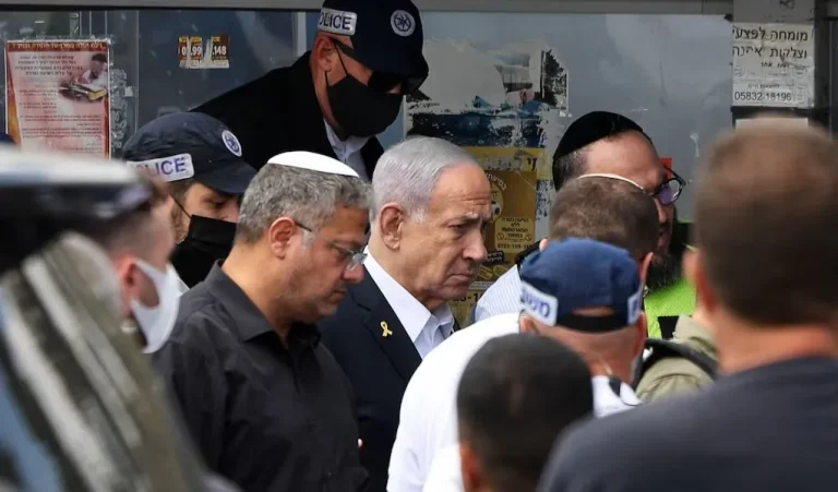 Cinco muertos en un tiroteo en una parada de autobús de Jerusalén