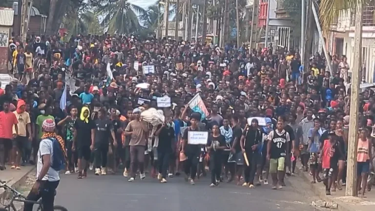 El presidente de Madagascar disuelve el gobierno tras protestas mortales