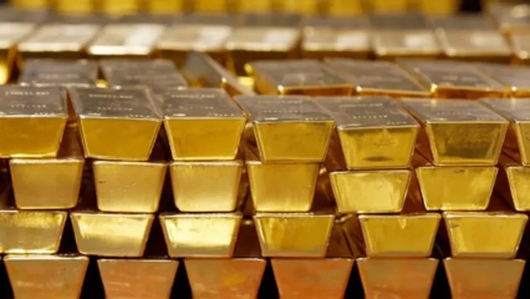 El oro se encamina a su mejor semana en tres meses antes de los datos de empleo de EE. UU.