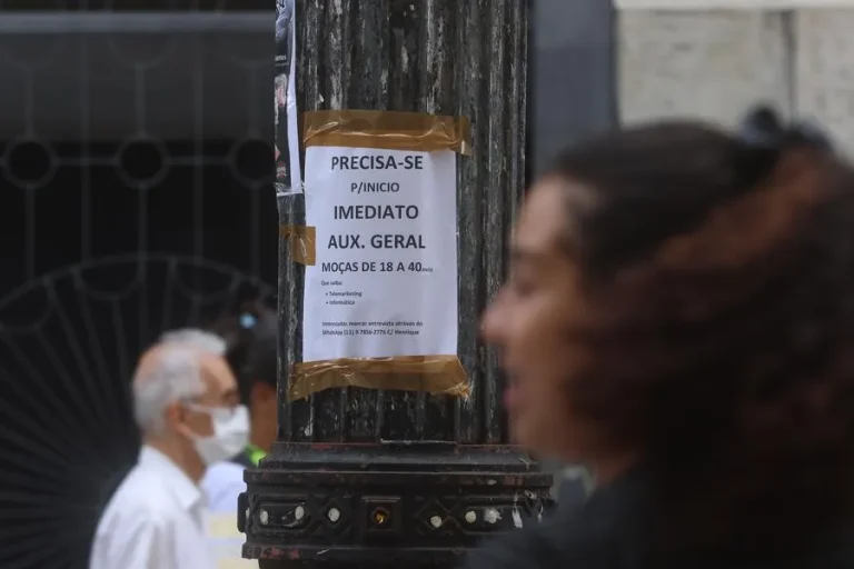 Desempleo de Brasil alcanza su nivel más bajo desde 2012 al llegar al 5,6 % de junio a agosto