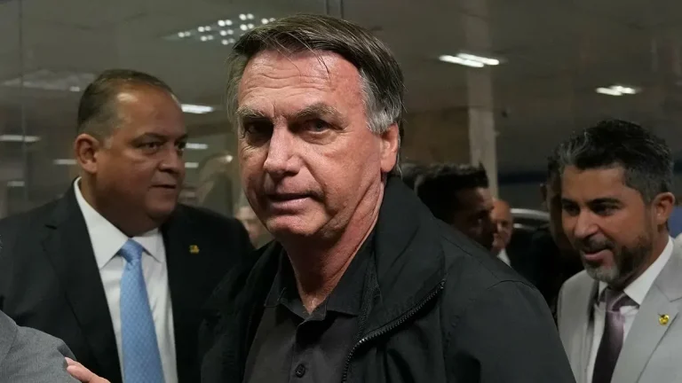 Bolsonaro apela su condena por intento de golpe de Estado en Brasil