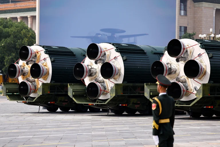 Purga anticorrupción frena a la industria militar china: ingresos caen 10%