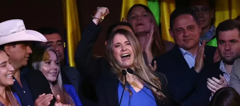 Oposición colombiana elige una presidenciable afín a Trump