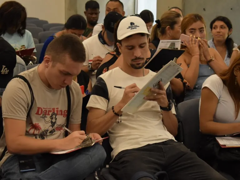 La tasa de paro de Colombia registra en octubre su nivel más bajo desde 2014