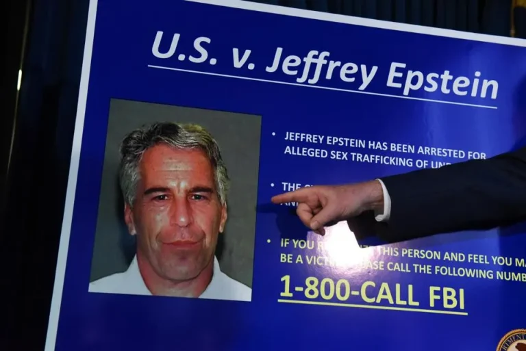 Un tercer juez autoriza la desclasificación de los archivos en el caso de tráfico sexual contra Epstein