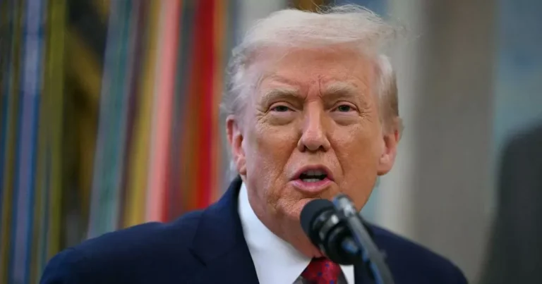 Trump demanda a BBC por USD 10.000 millones por difamación