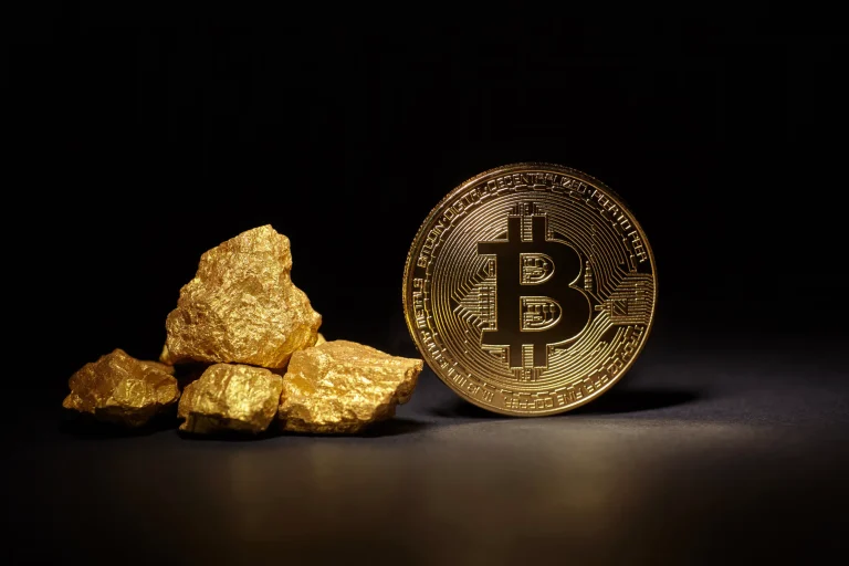 Un histórico alcista del Bitcoin abandona su posición y la refuerza en oro