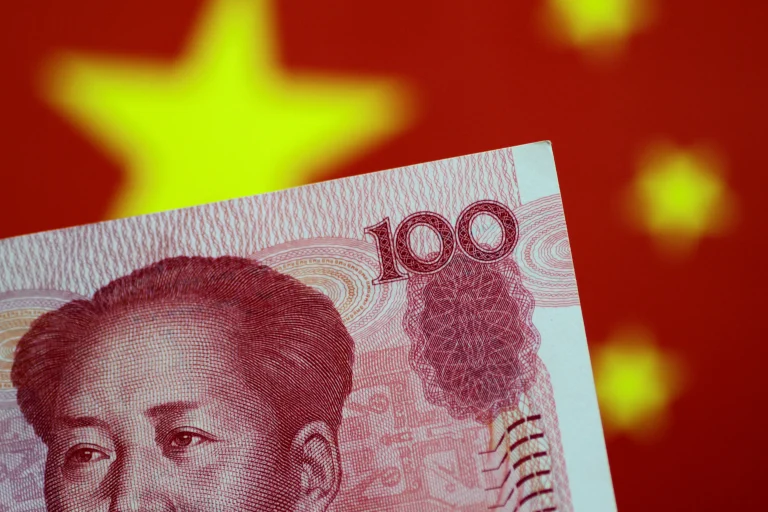 China: los nuevos préstamos bancarios de 2025 caen a mínimos en siete años
