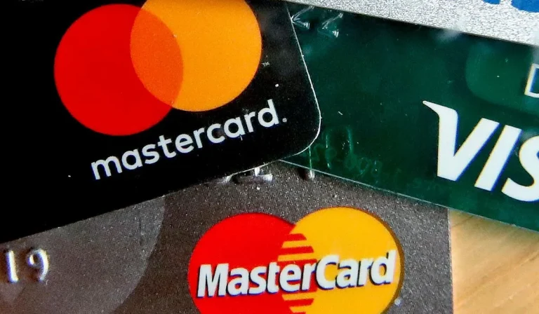 Tope a las tasas: los beneficios de las tarjetas podrían quedar solo para los ricos