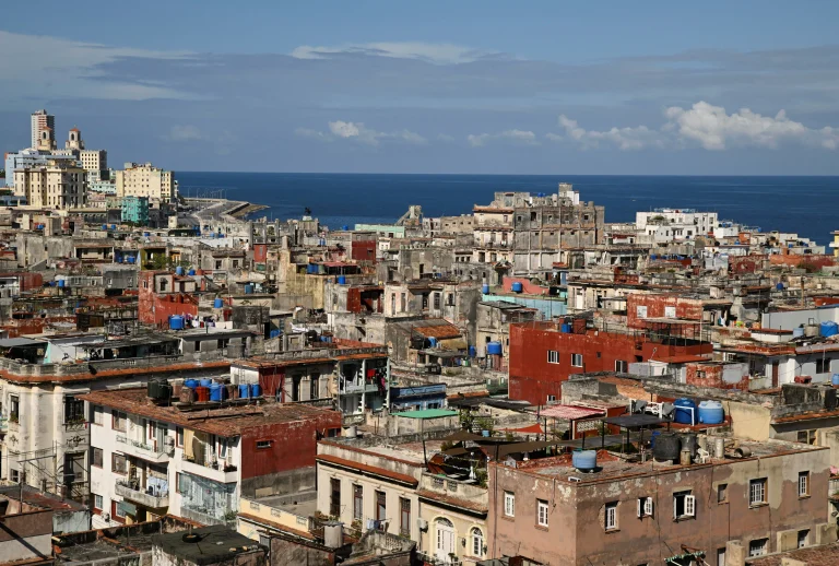 Cuba desafía a Washington tras la advertencia de Trump de cortar petróleo y fondos venezolanos